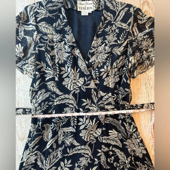 Rickie Freeman Teri Jon Vintage Silk Chiffon Floral V- Neck Wrap Dress 6 - Picture 11 of 14